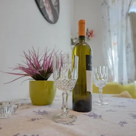 Ljube Apartmán Pula