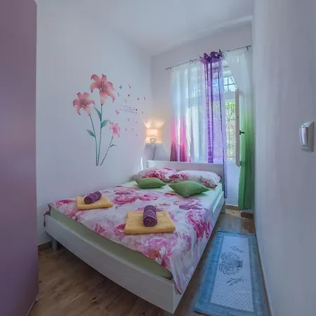 Apartment Ljube *